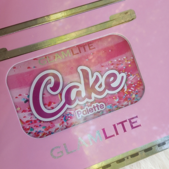 Glamlite Cake Eyeshadow Palette - Picture 7 of 11